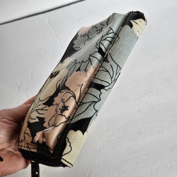 Sakroots Wallet Clutch Wristlet Zip Around Floral Blue White Black Print - Picture 3 of 9